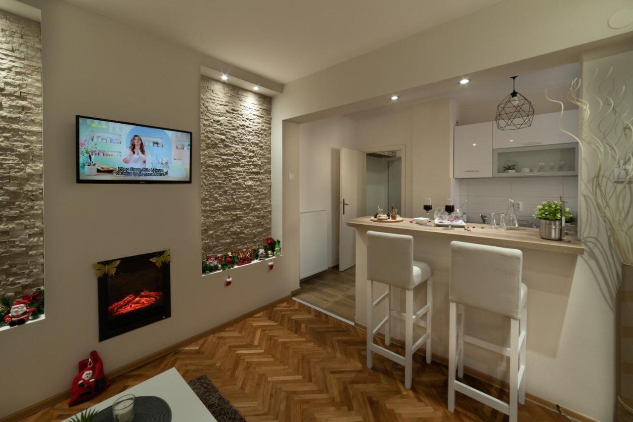Gold Apartman Vrsac Esterno foto