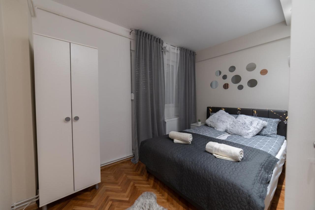 Gold Apartman Vrsac Esterno foto